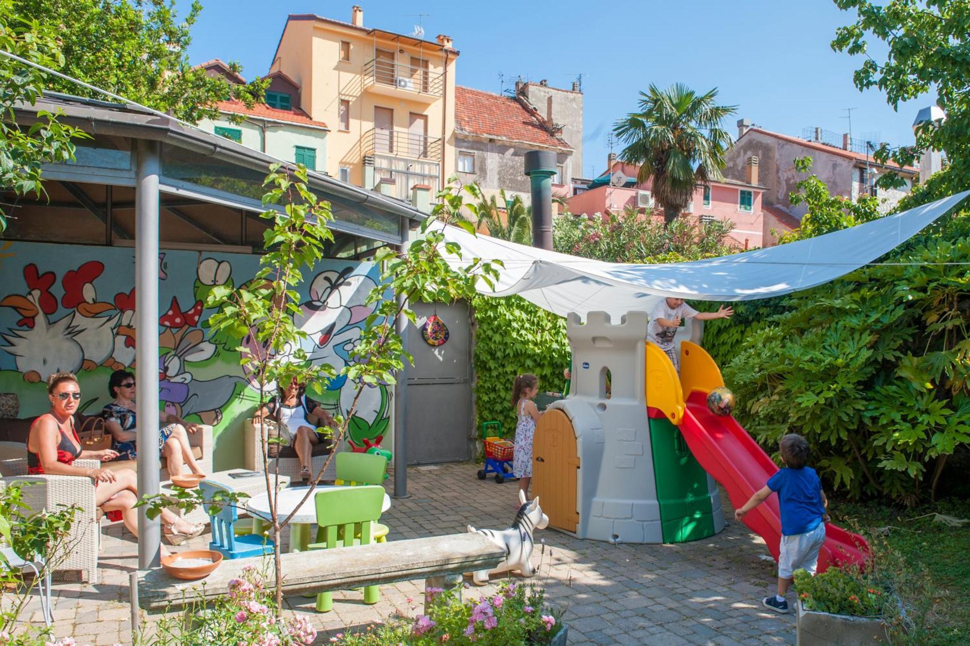 Hotel Melograno Spotorno Exterior photo
